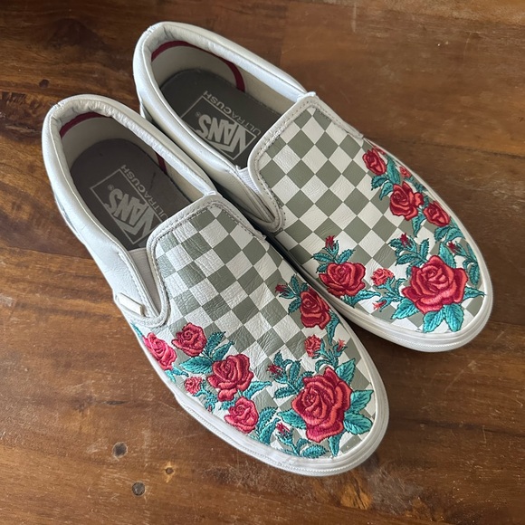 Vans Shoes - Vans Women's Leather Floral Checkered Slip-On Sneakers Size‎ 9